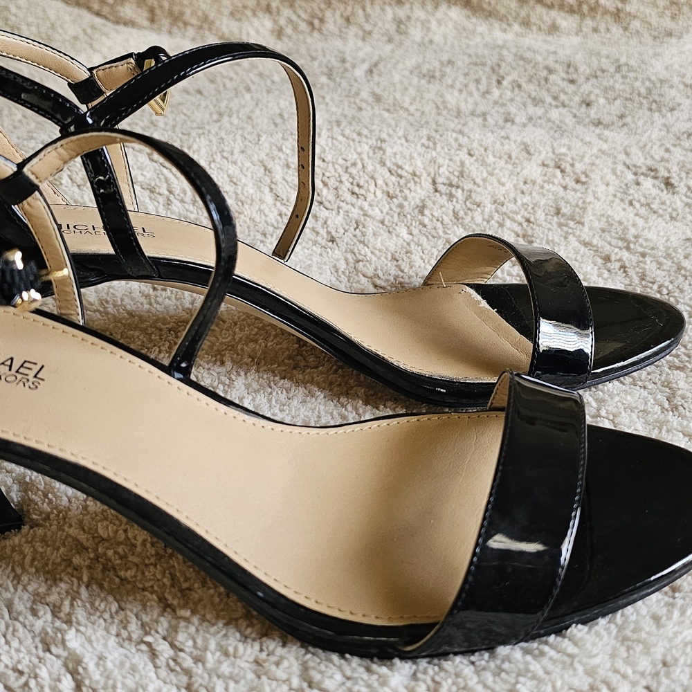 Michael Kors Glossy Simone Black Heels Sz 8M